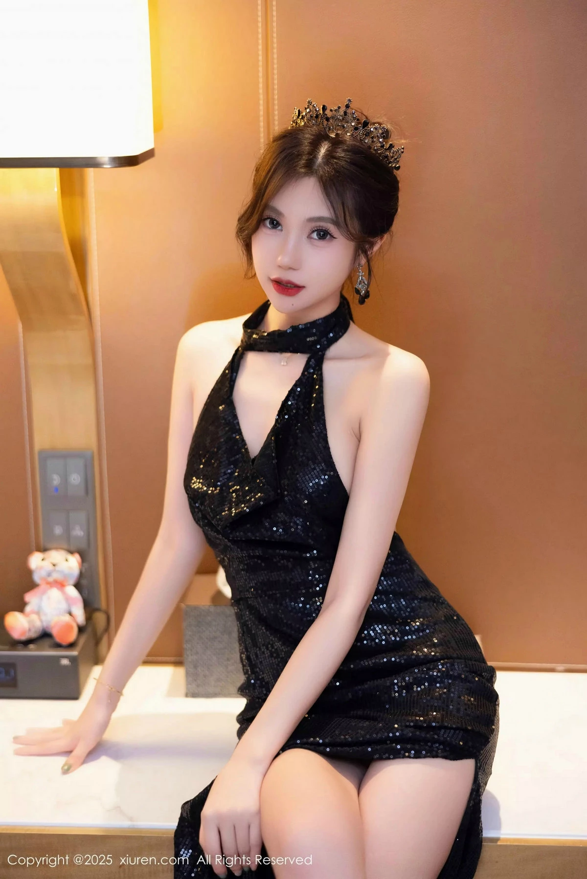 [[XiuRen秀人网]秀人网]No.9948_女神绮里嘉ula性感黑色情趣内衣配黑丝吊袜秀曼妙身姿诱惑写真90P
