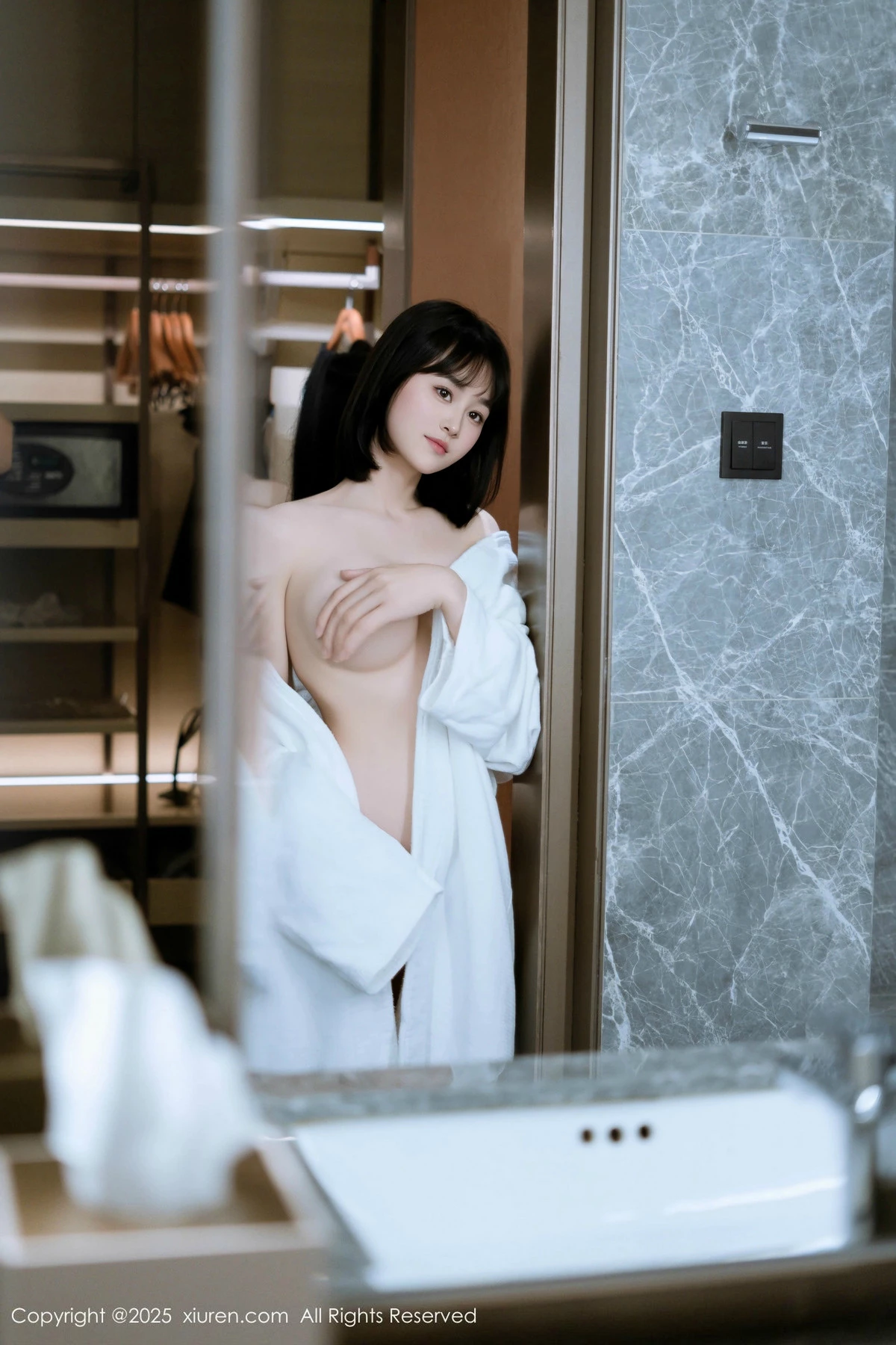 [[XiuRen秀人网]秀人网]No.9972_模特涵涵Luna浴室性感白色婚纱+白色浴袍秀凹凸身材完美诱惑写真74P