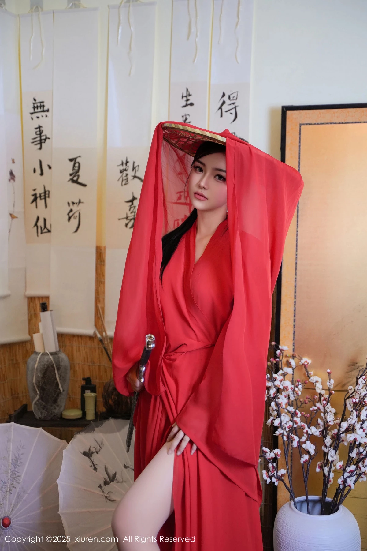 [[XiuRen秀人网]秀人网]No.9890_模特妙可可Cheese性感红衣剑客装配肉丝袜秀丰腴身姿诱惑写真60P